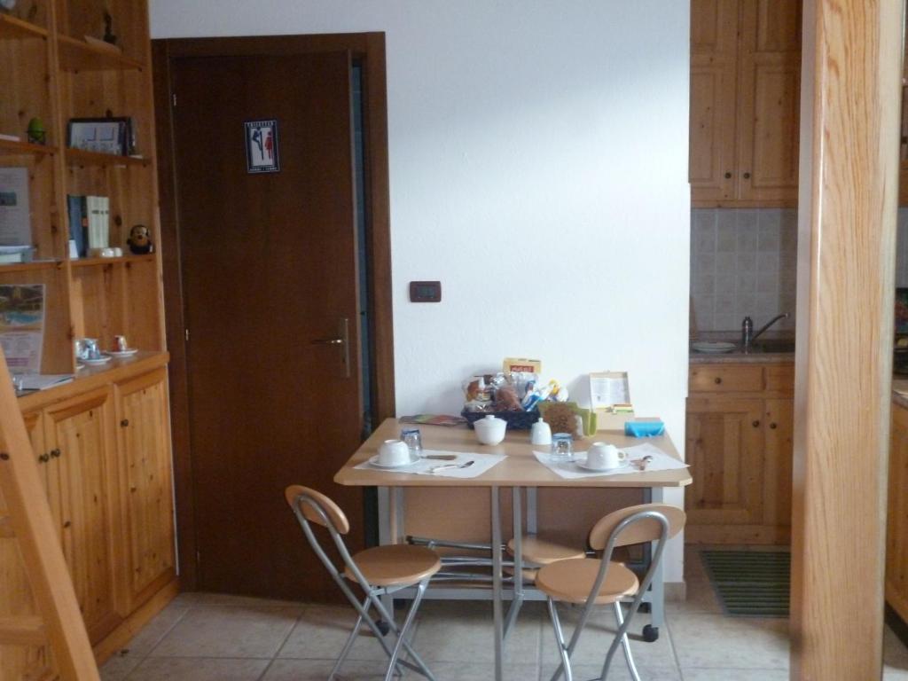 B&B Pisolo E I Persi Pien Roccasparvera Room photo